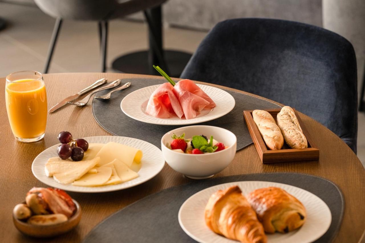 Mercure Geneva Airport Мейрин Екстериор снимка