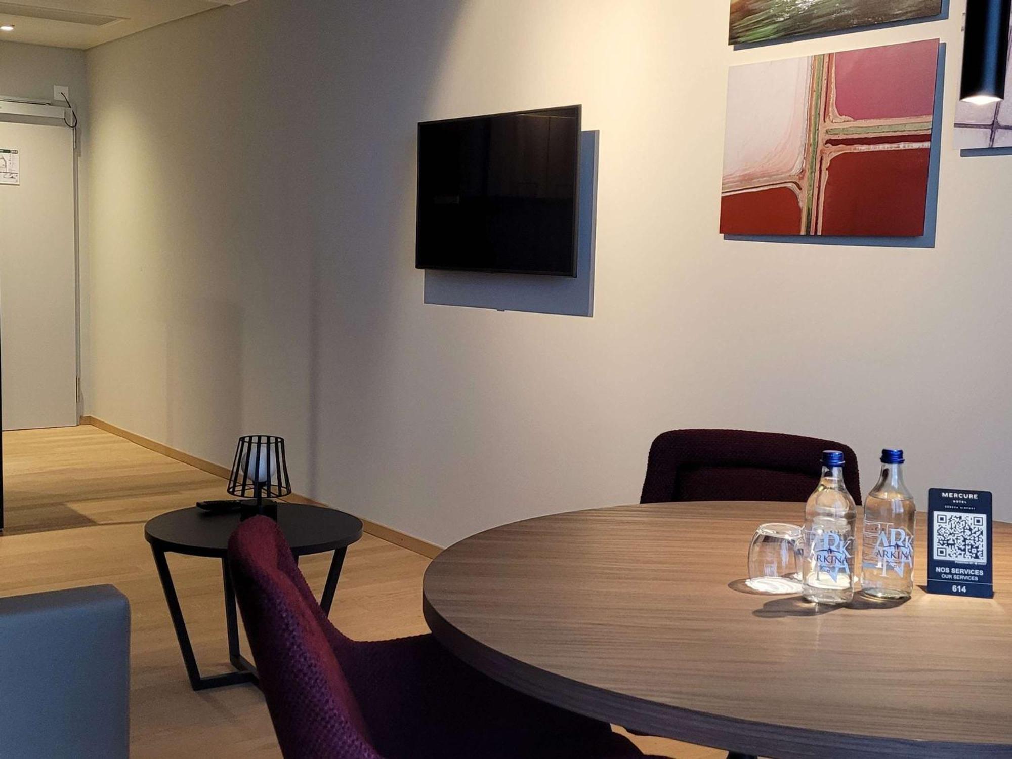Mercure Geneva Airport Мейрин Екстериор снимка
