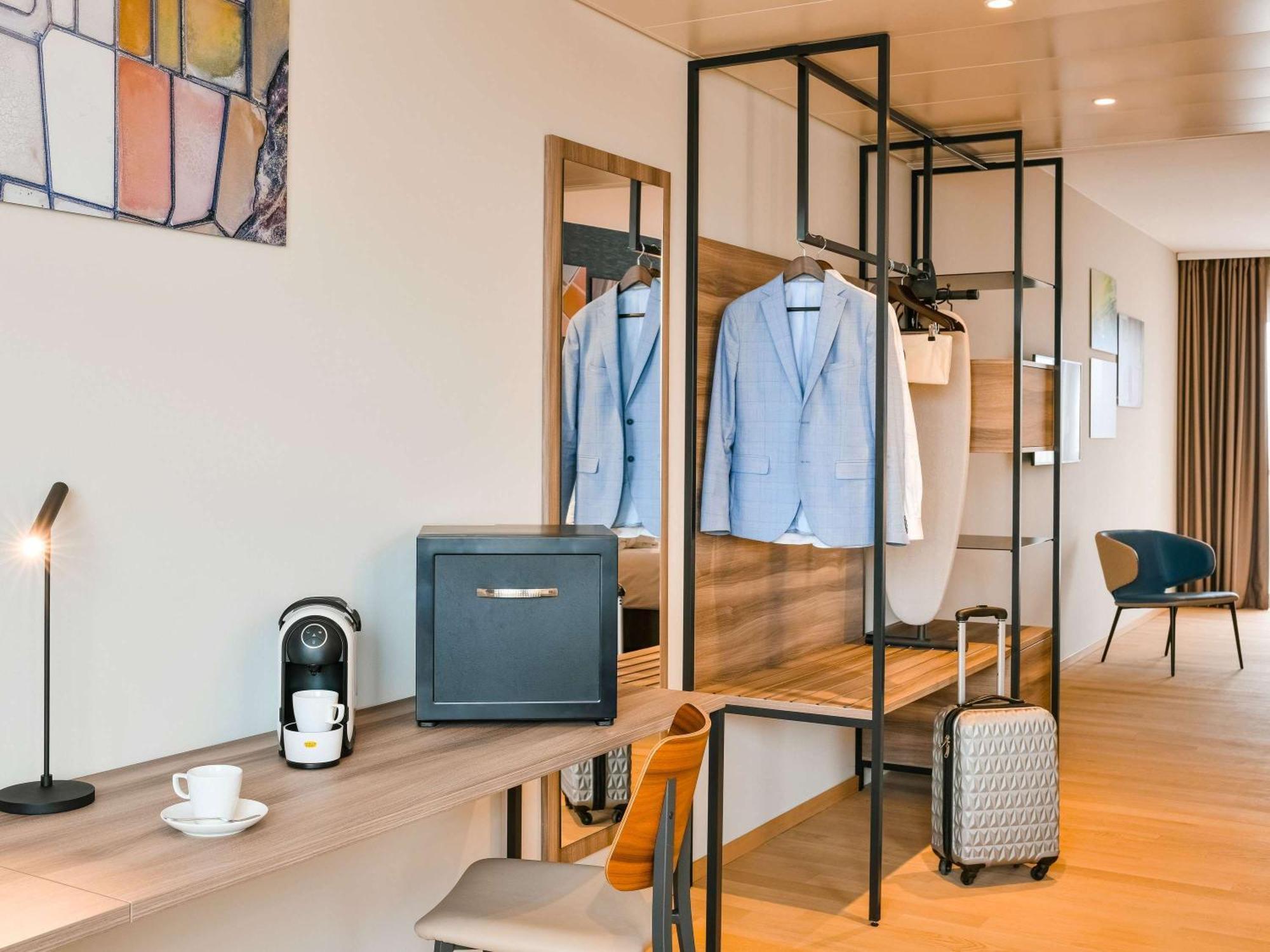 Mercure Geneva Airport Мейрин Екстериор снимка
